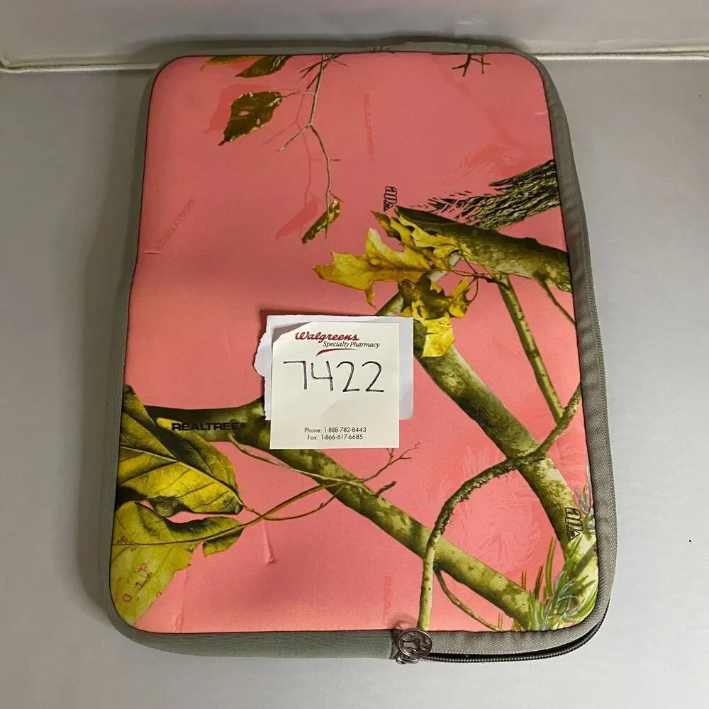 #7422 Realtree Camo Pink and Green Laptop protective Carrying Case 11x16